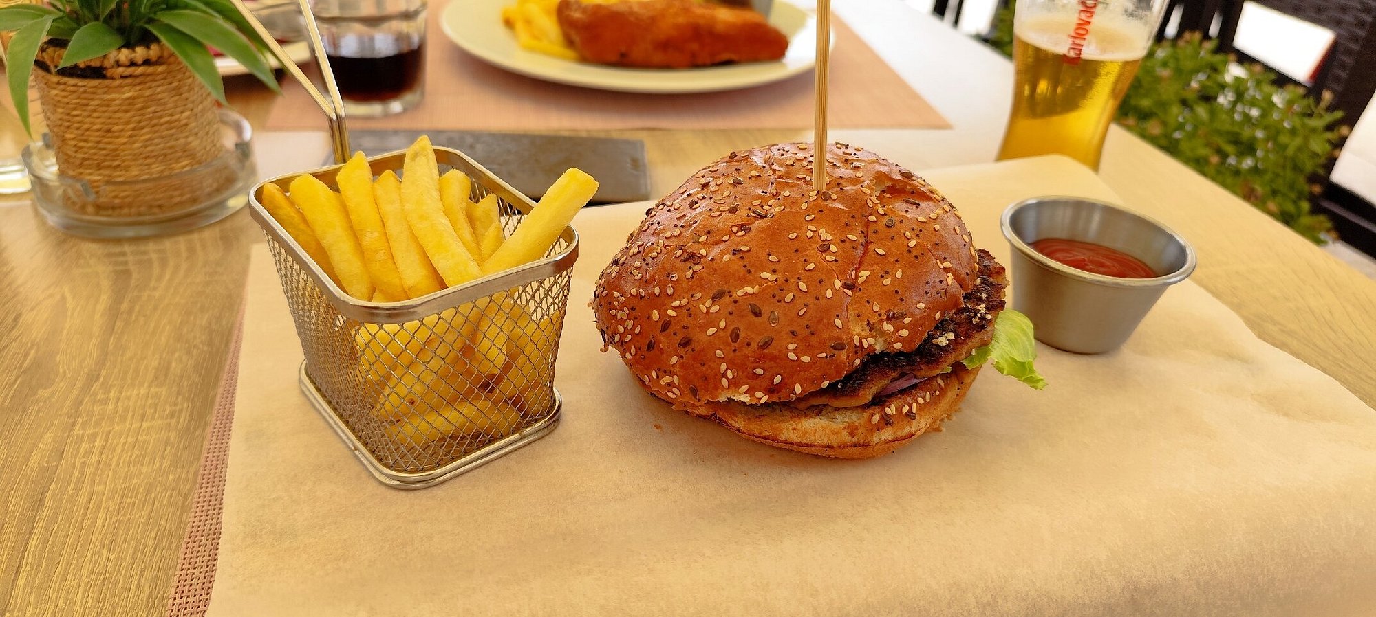 Burger i krumpirići