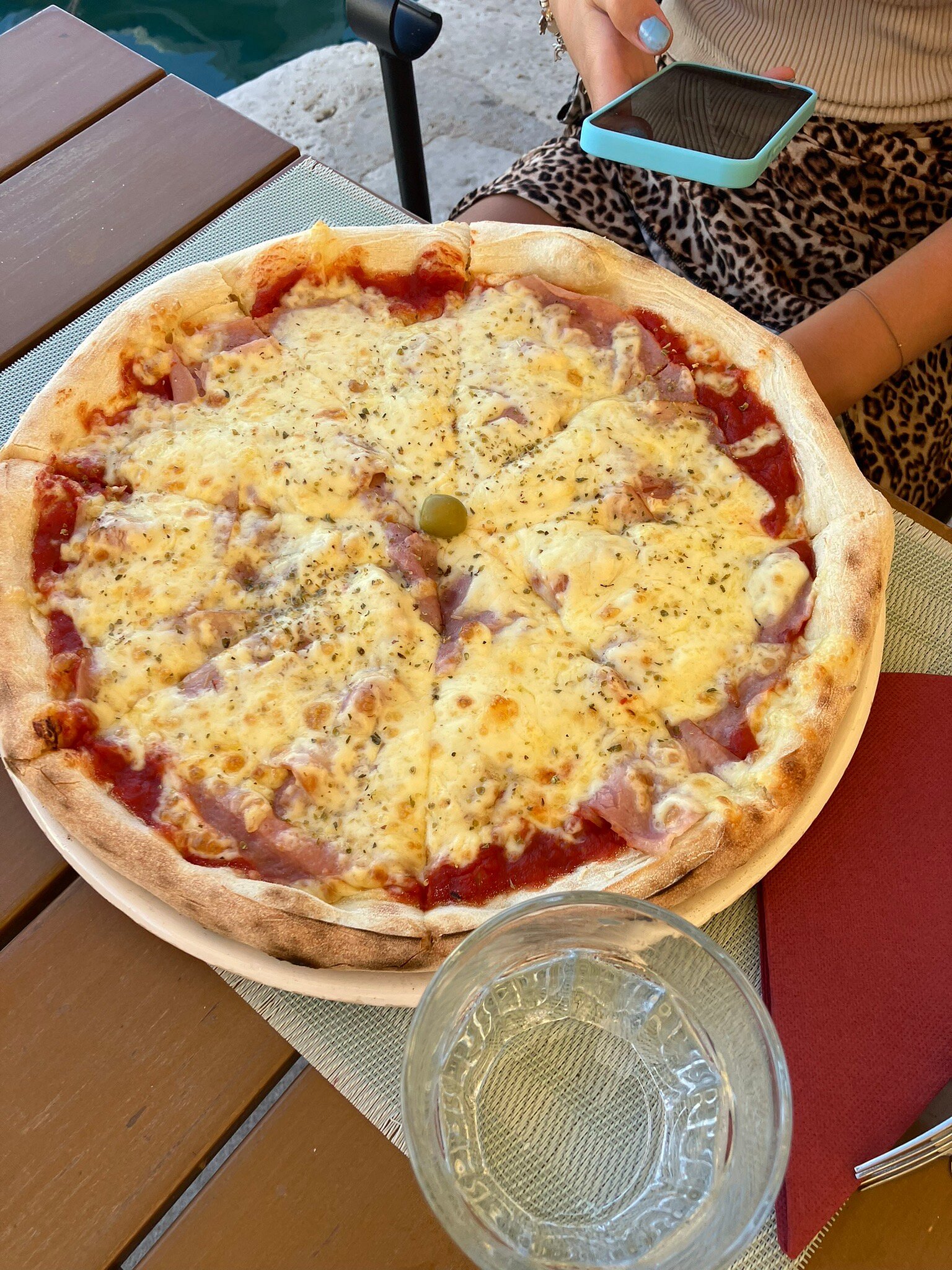 Pizza na tanjuru